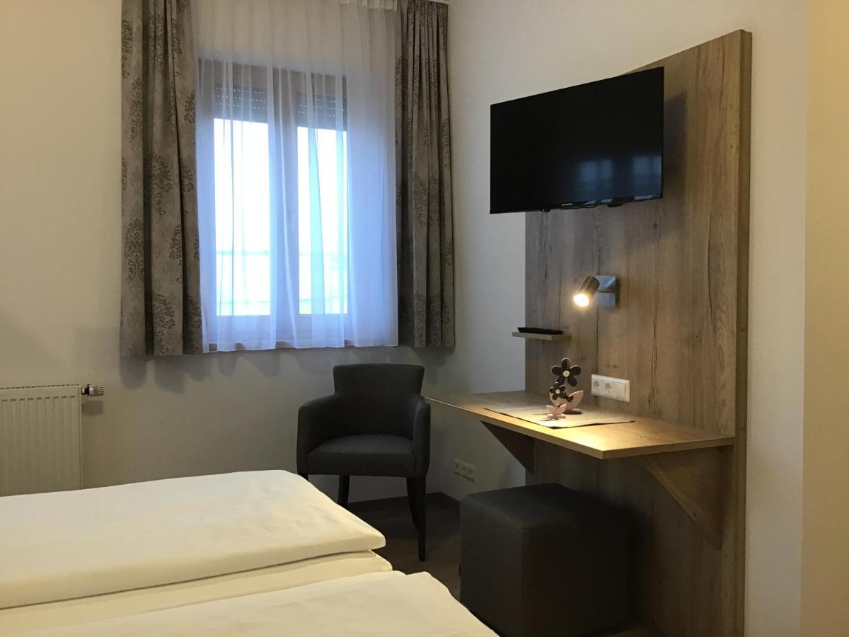Gasthof Hotel Esterer Розенхайм Экстерьер фото