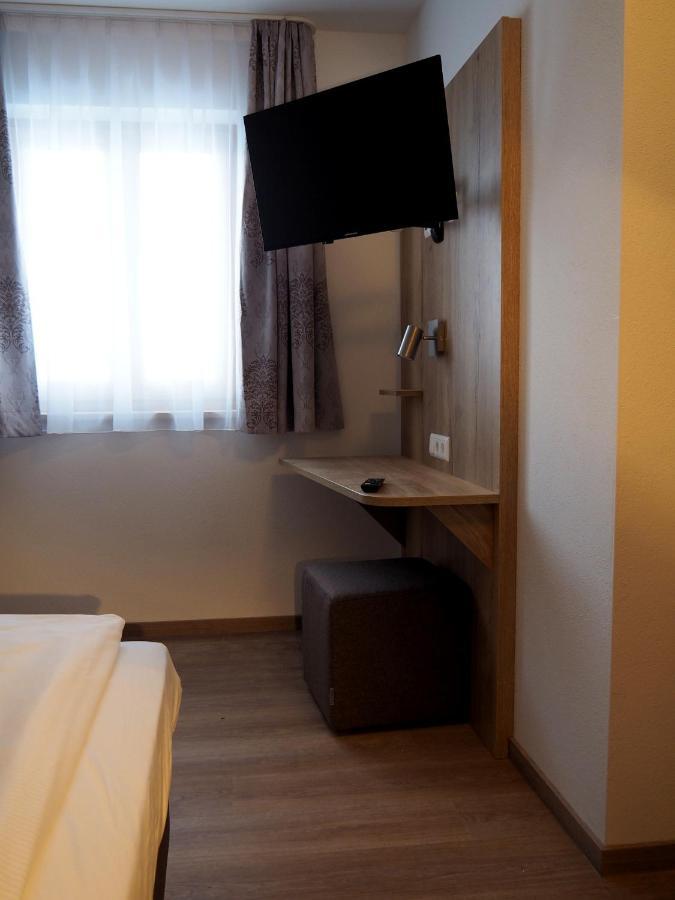 Gasthof Hotel Esterer Розенхайм Экстерьер фото