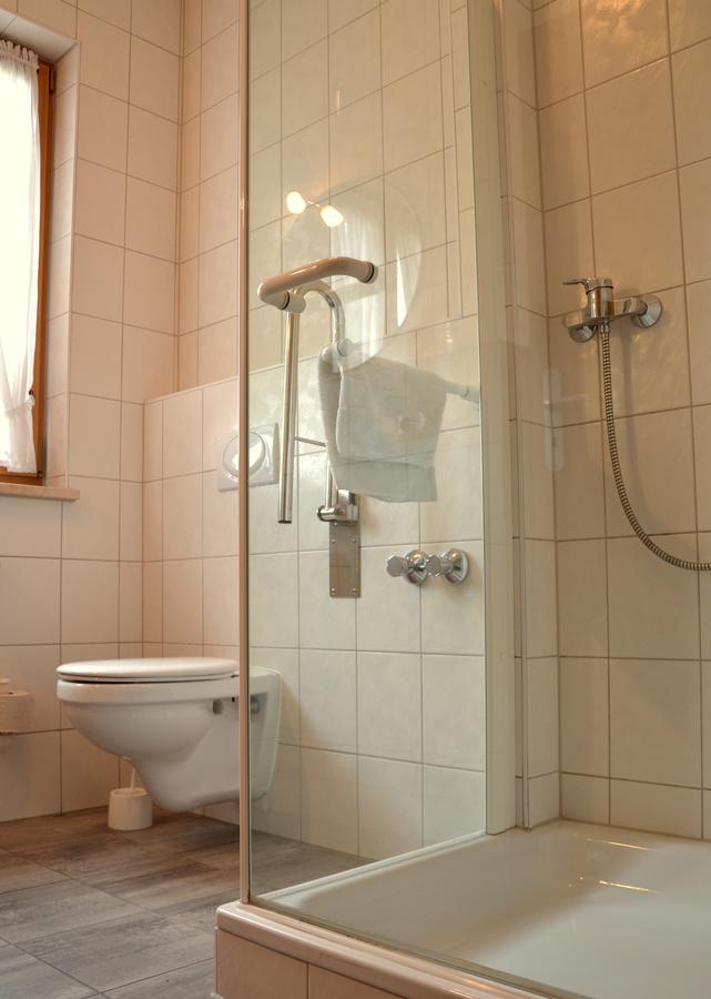 Gasthof Hotel Esterer Розенхайм Экстерьер фото